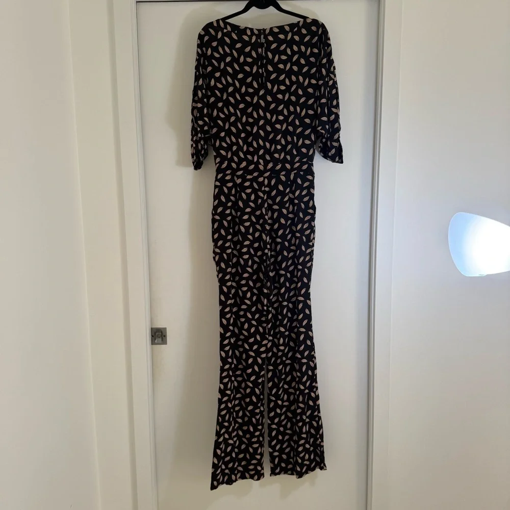 Diane Von Furstenburg 100% Silk Lucy Printed Black Jumpsuit 8 Selena Gomez Y2K
